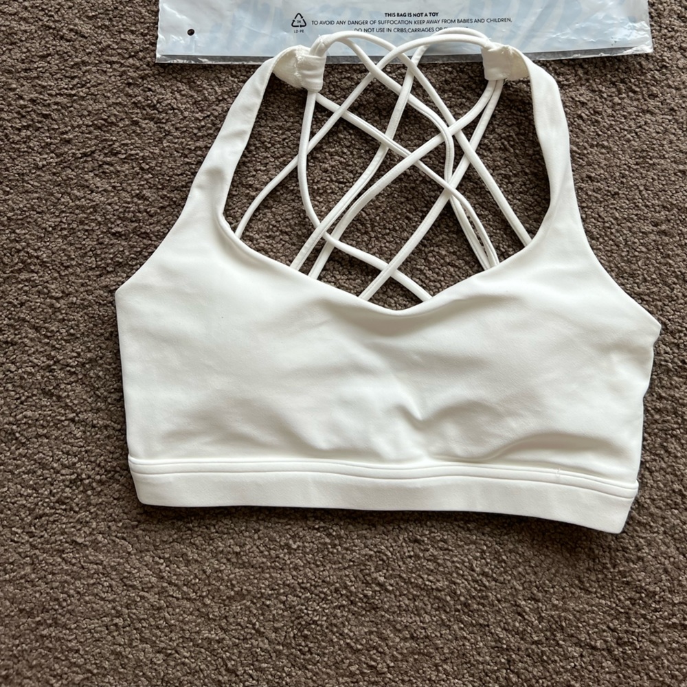 Brand new-Icyzone sports bra size s